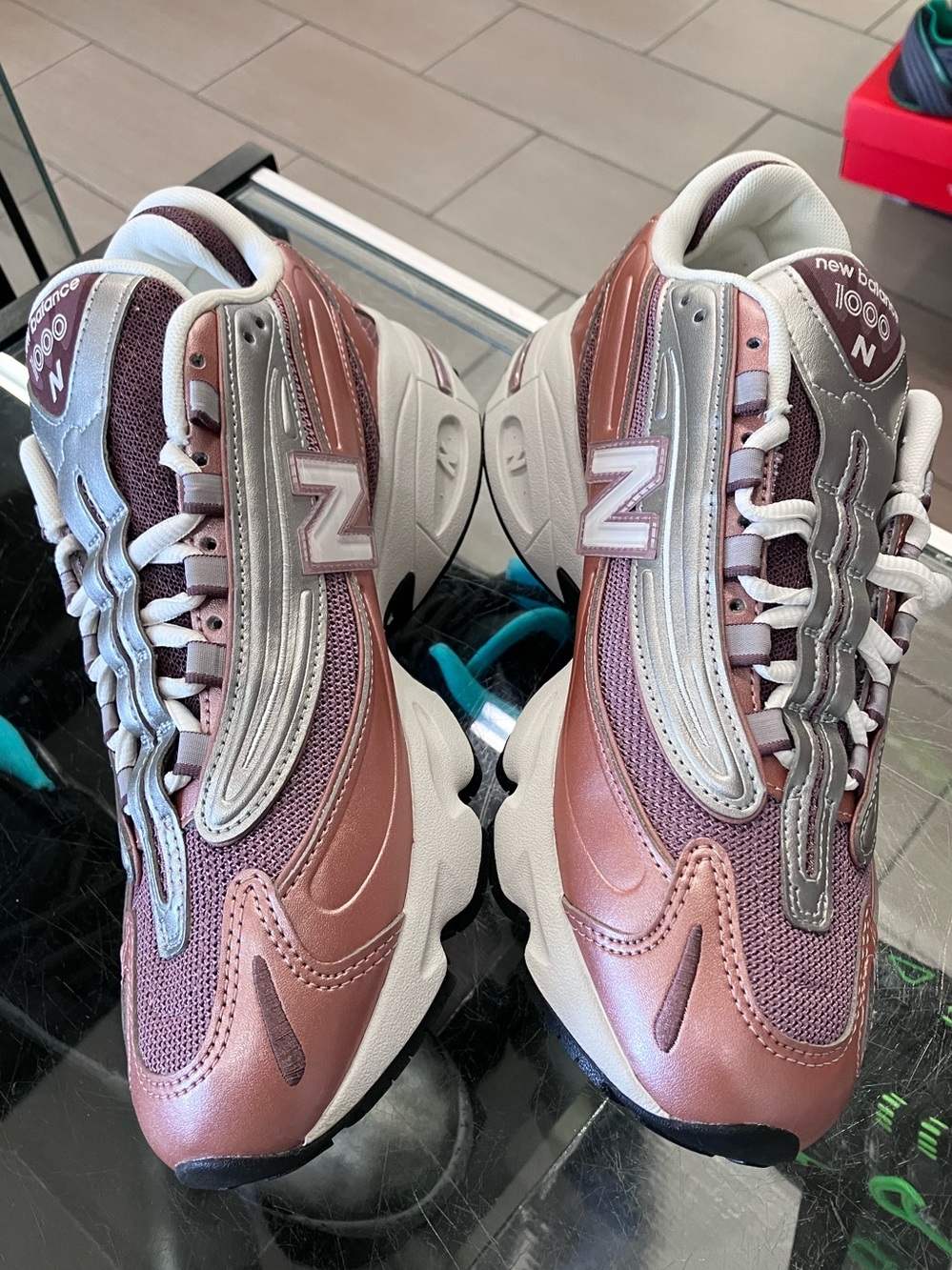 New Balance 1000 Rose Gold Size 8.5 - Picture 4 of 9